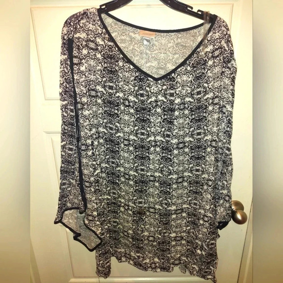 Avenue Black and White Printed Tunic - Picture 1 of 5